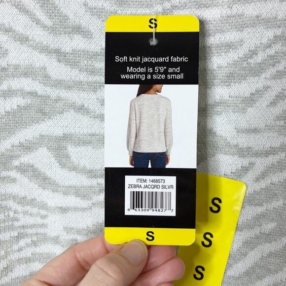 Ellen Tracy Women's Zebra Sweater S Gray & White Soft Knit Jacquard Long Sleeve - Picture 9 of 11